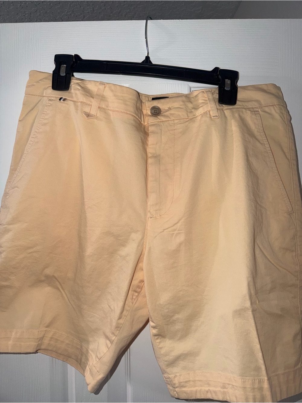 Hugo Boss Men’s Cargo Shorts - Light Peach